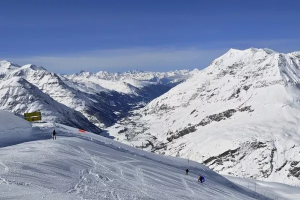 haut-des-pistes-3000-metres72671CE9-A1AE-6F83-D4EE-E203B3ADBE99.webp
