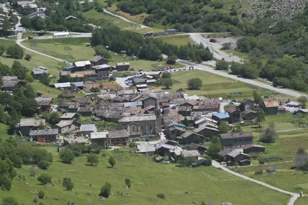 vue aerienne village bonneval sur arc